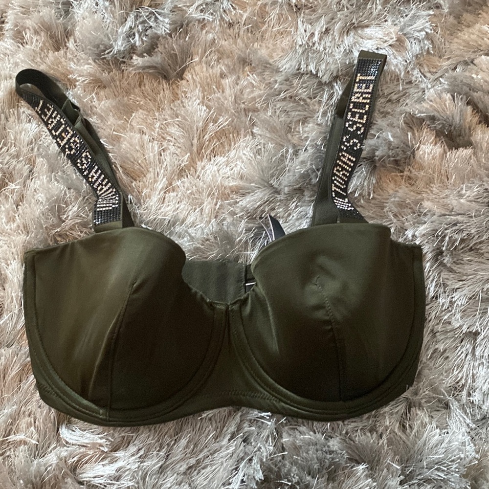 Victoria secret bra never worn